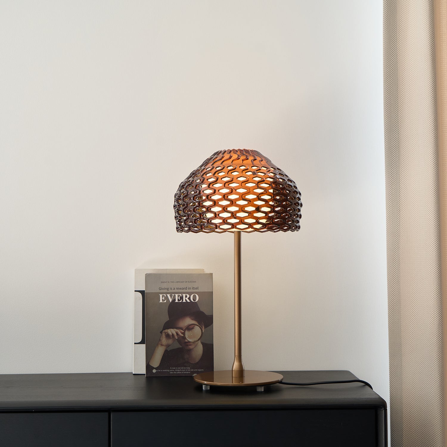 Armadillo Table Lamp - Blowlighting