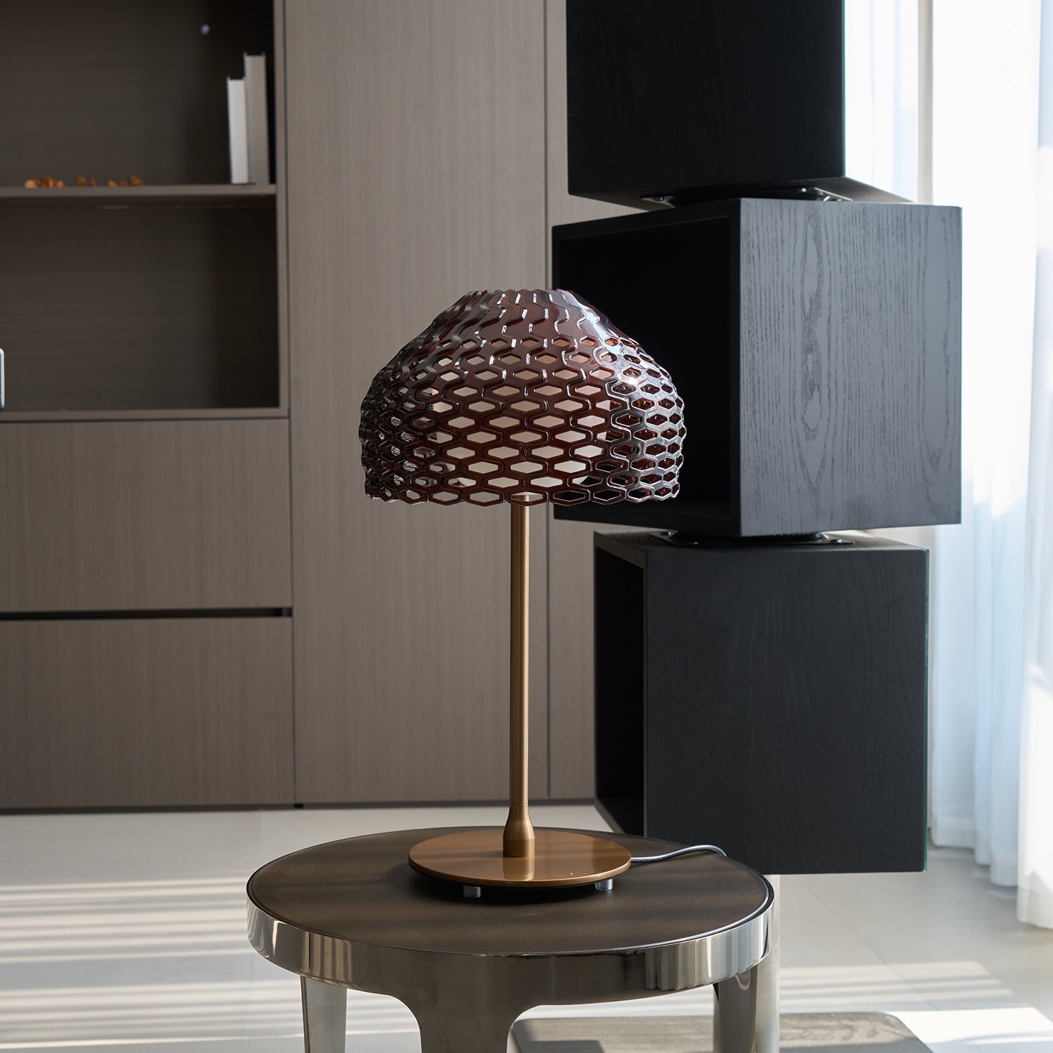 Armadillo Table Lamp - Blowlighting