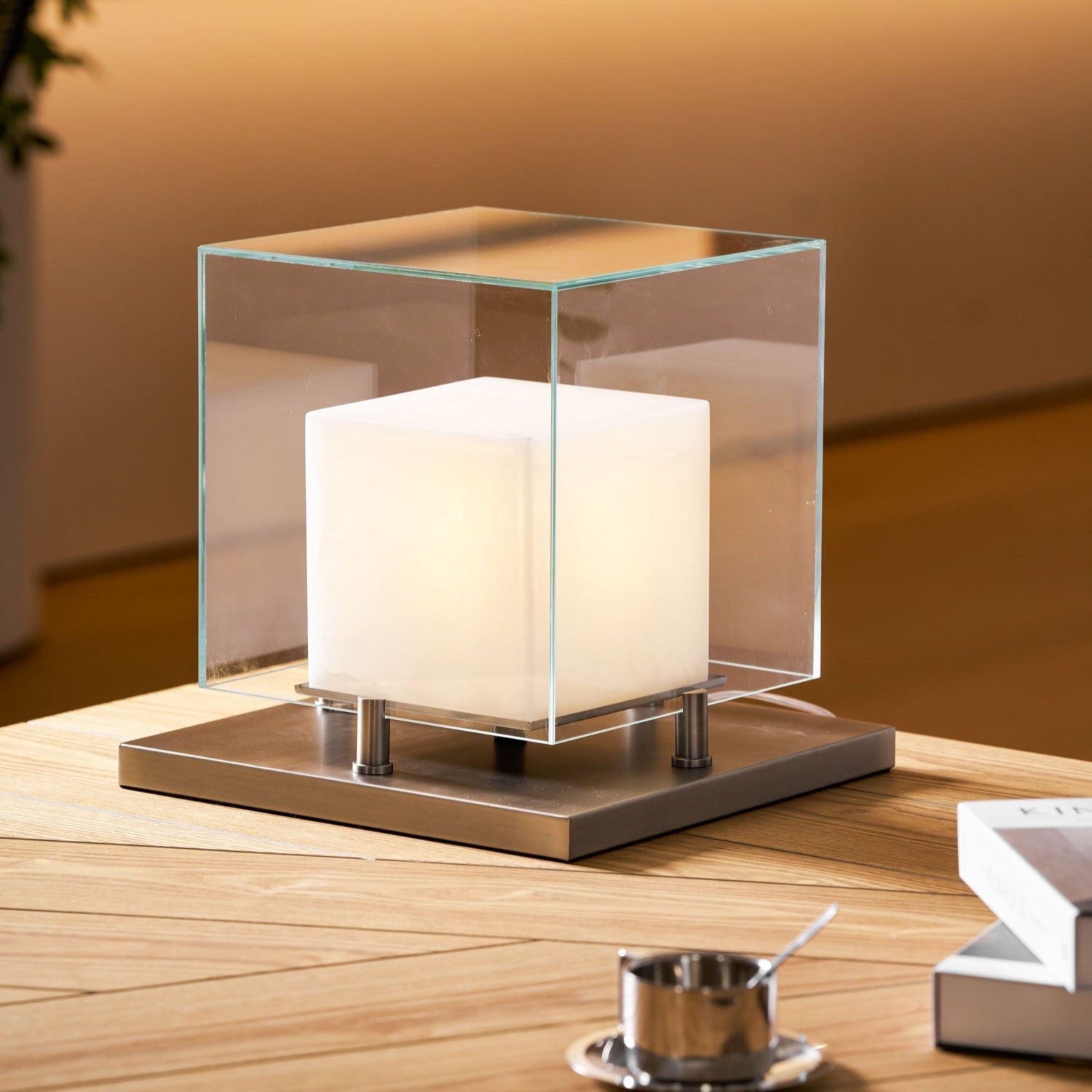 Cubo Alabaster Table Lamp - Blowlighting