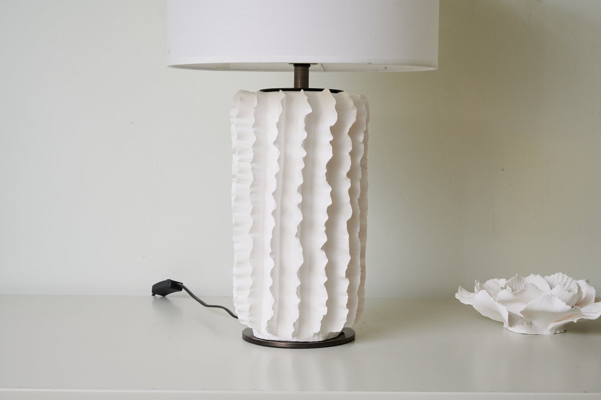 Arroyo Sculpted Ceramic Table Lamp - Blowlighting