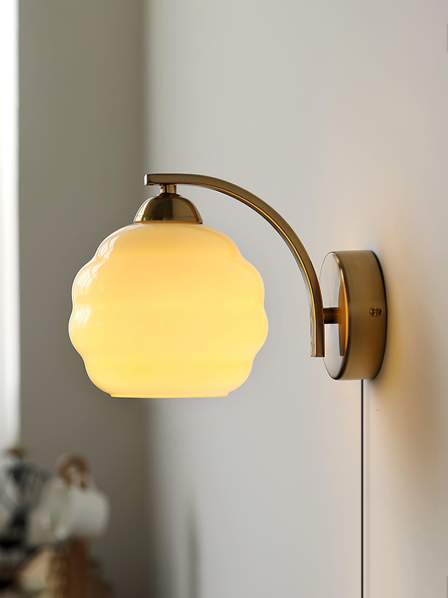 Art Deco Plug-in Wall Lamp - Blowlighting