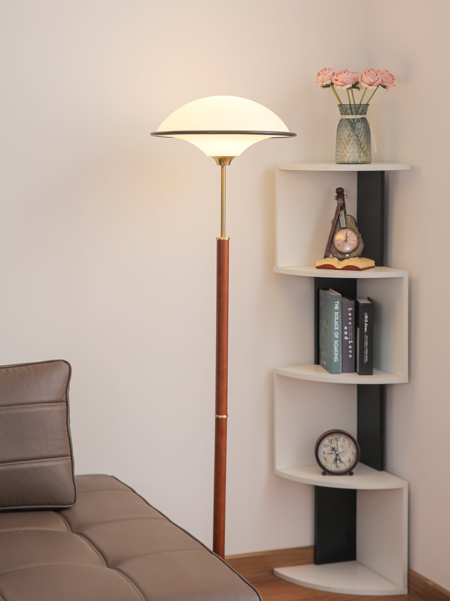 Arthur Floor Lamp - Blowlighting