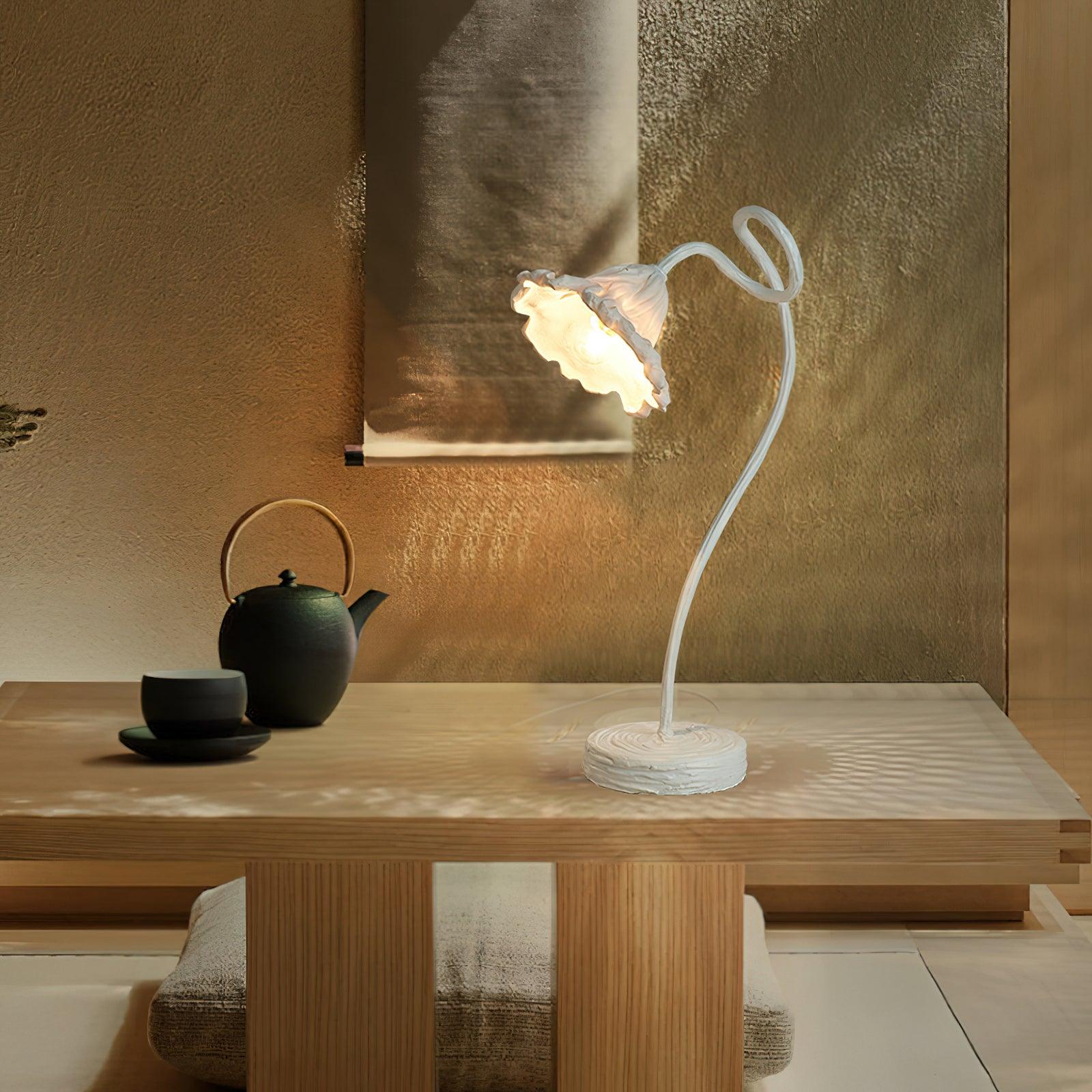 Artistic Lotus Leaf Table Lamp - Blowlighting