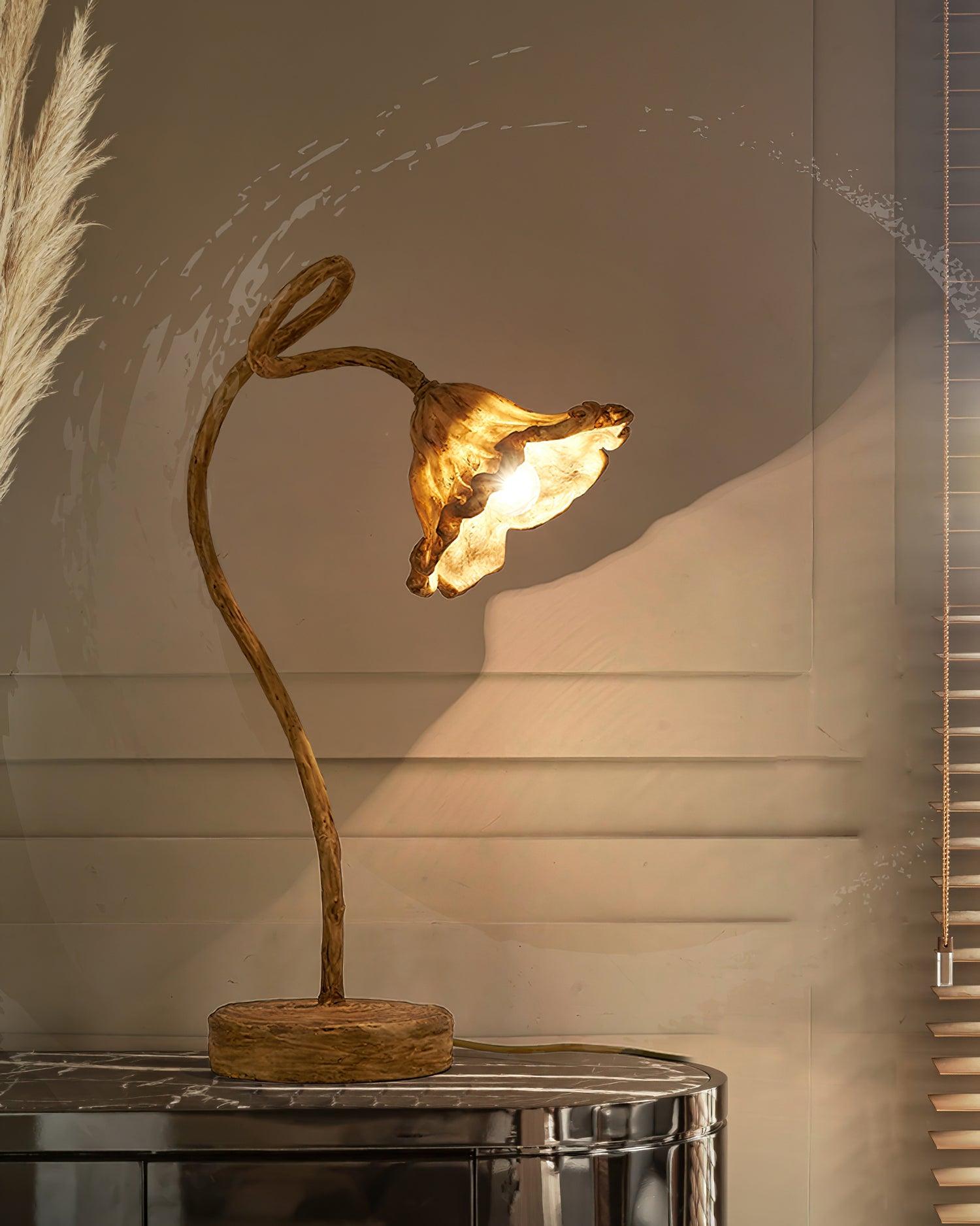 Artistic Lotus Leaf Table Lamp - Blowlighting