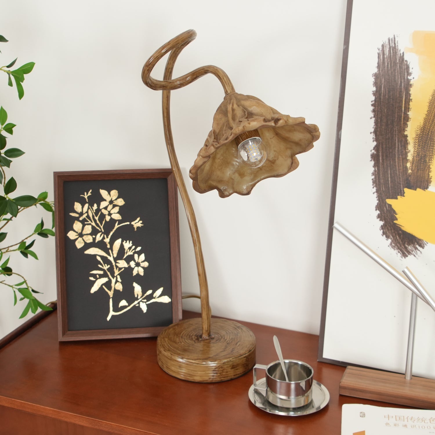 Artistic Lotus Leaf Table Lamp - Blowlighting