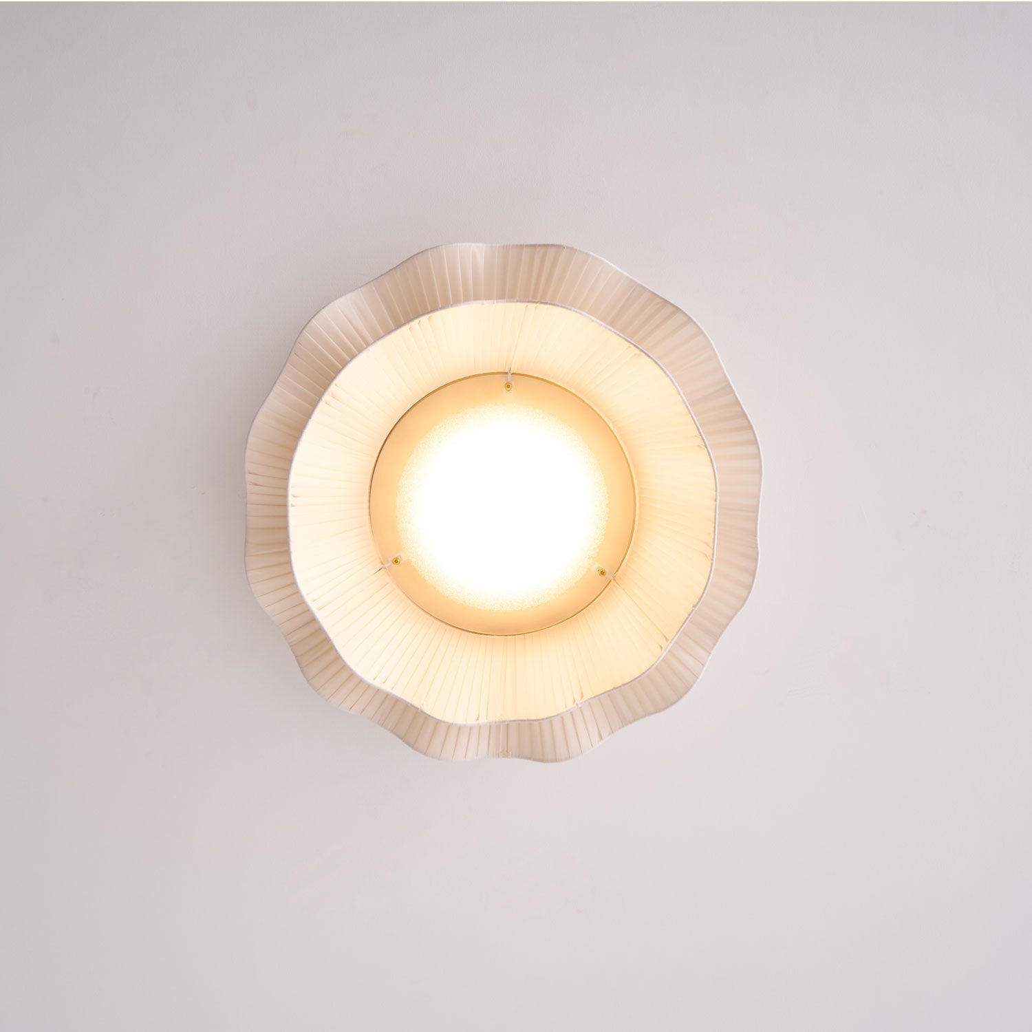 Arwen Fabric Wave Ceiling Lamp - Blowlighting