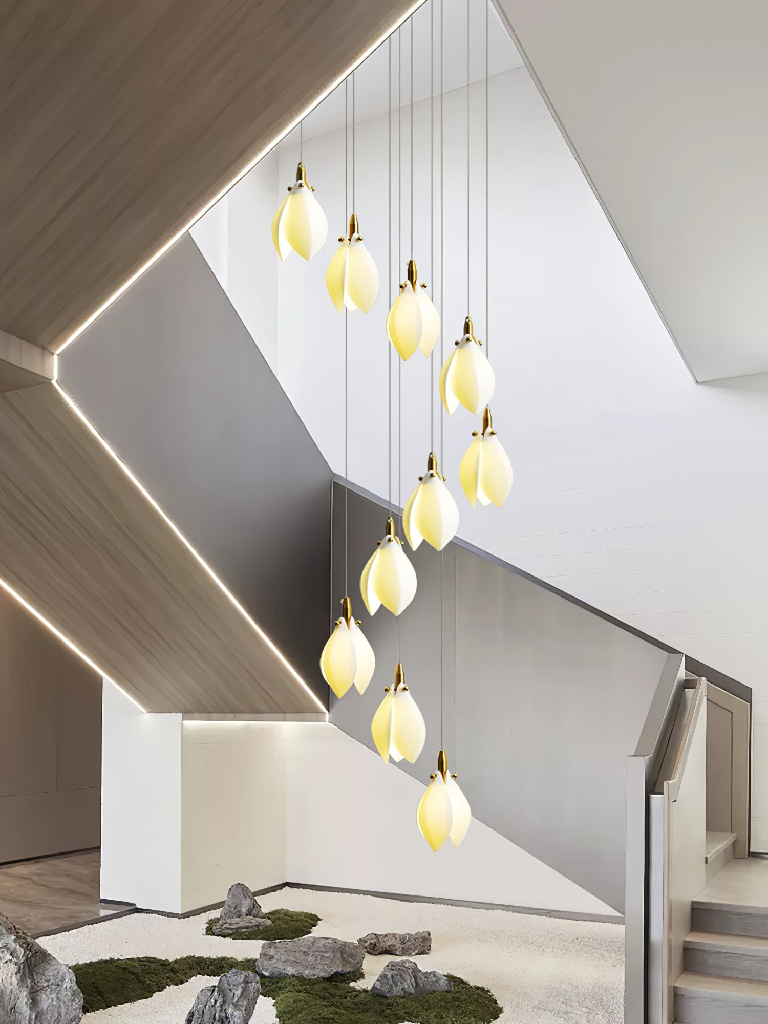 Caphayra Floral Ceramic Brass Chandelier - Blowlighting