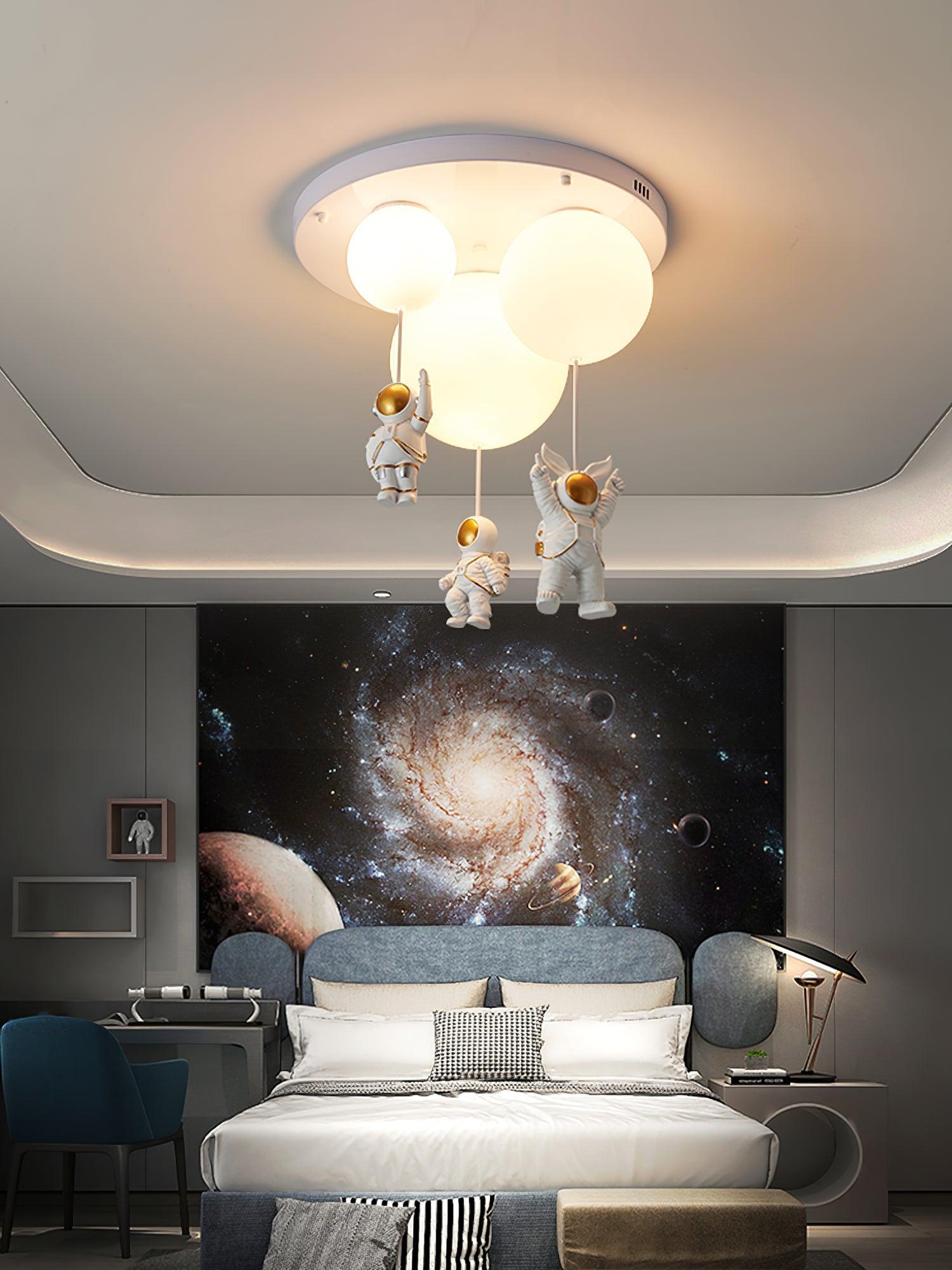 Astronaut Glossy Balloon Ceiling Lamp - Blowlighting