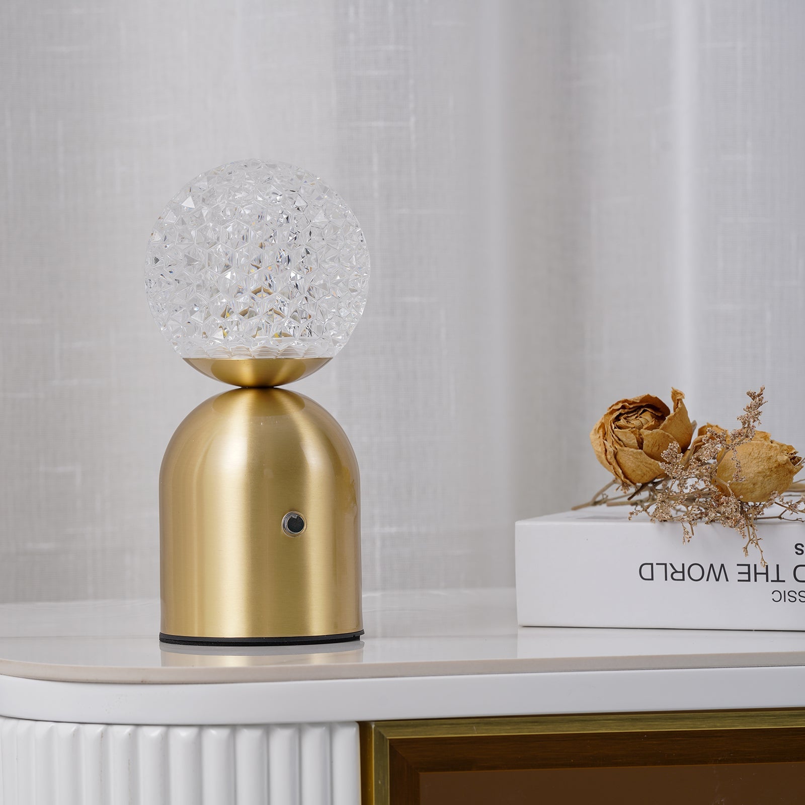 Skylar Luxury Metal Table Lamp - Blowlighting