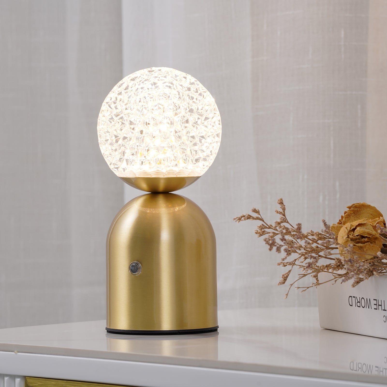 Skylar Luxury Metal Table Lamp - Blowlighting
