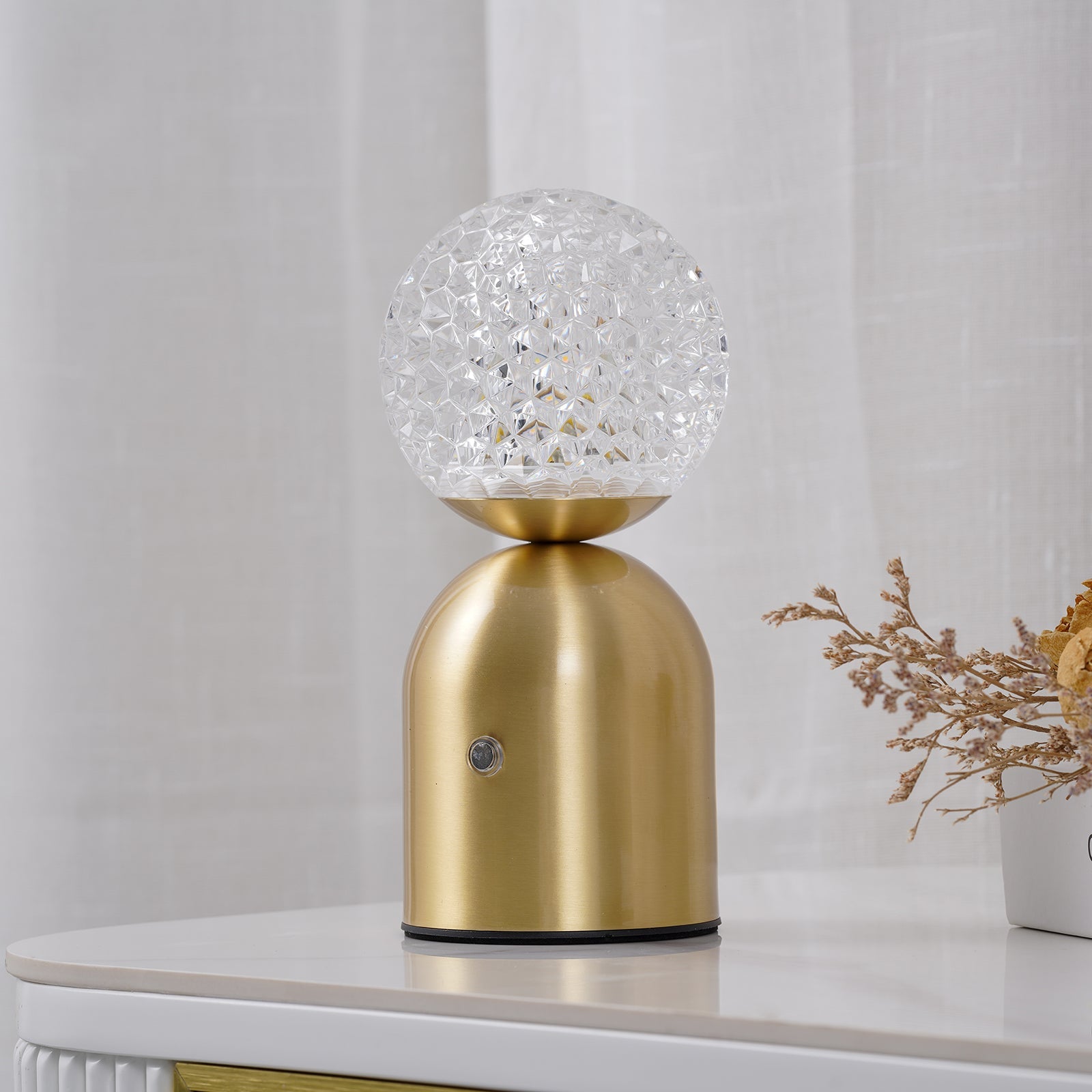 Skylar Luxury Metal Table Lamp - Blowlighting