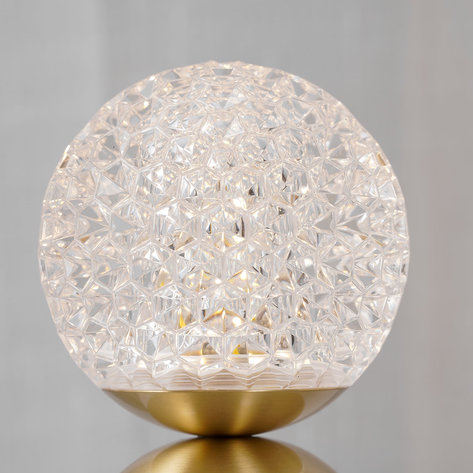 Skylar Luxury Metal Table Lamp - Blowlighting
