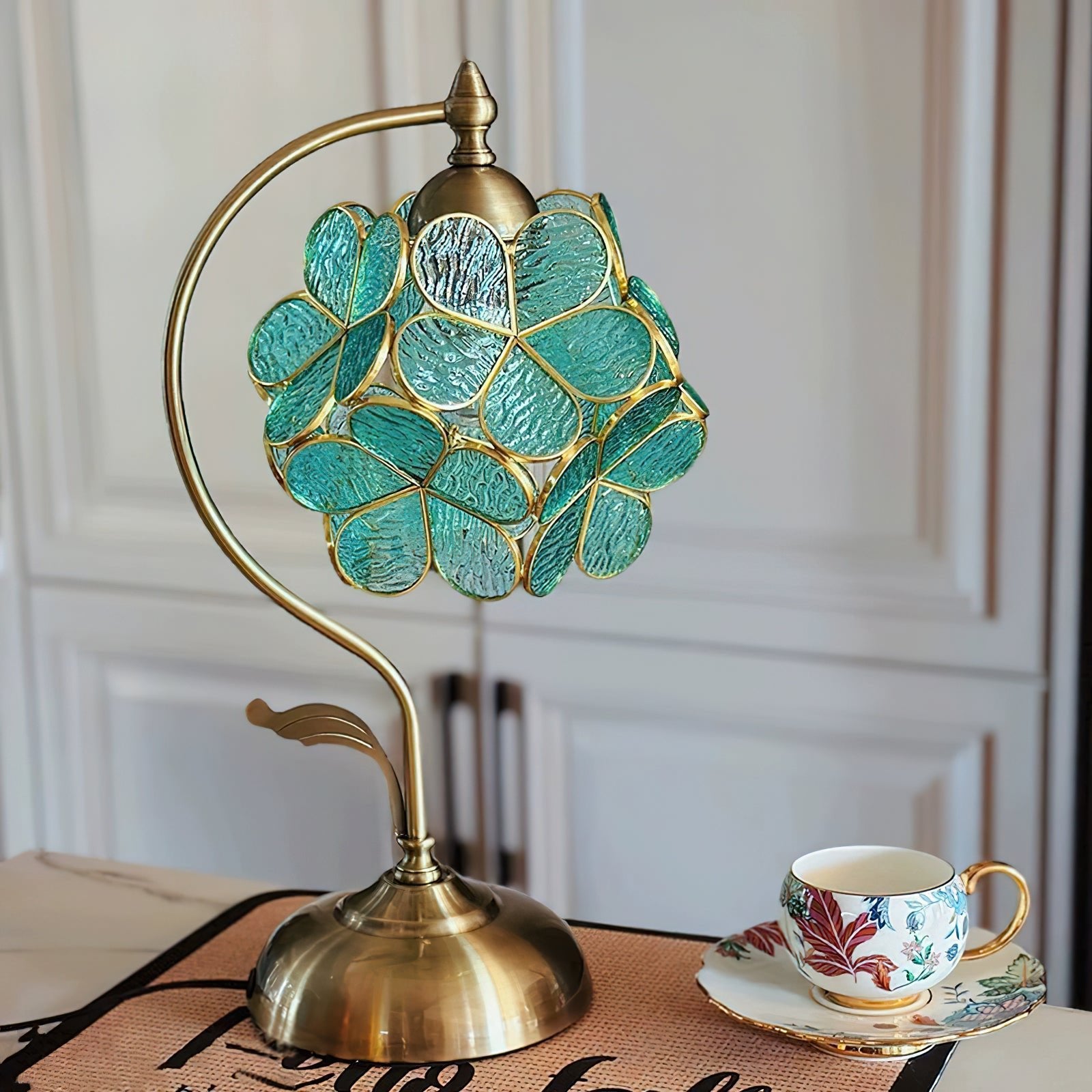 Aurelia Leaf Table Lamp - Blowlighting
