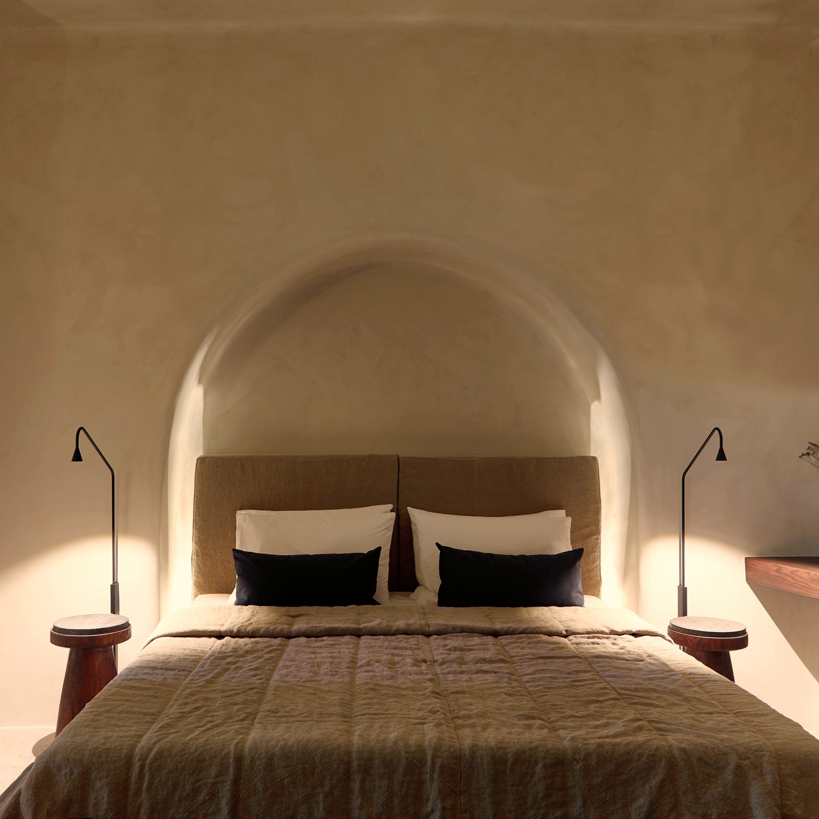 Pureform Wall Lamp - Blowlighting