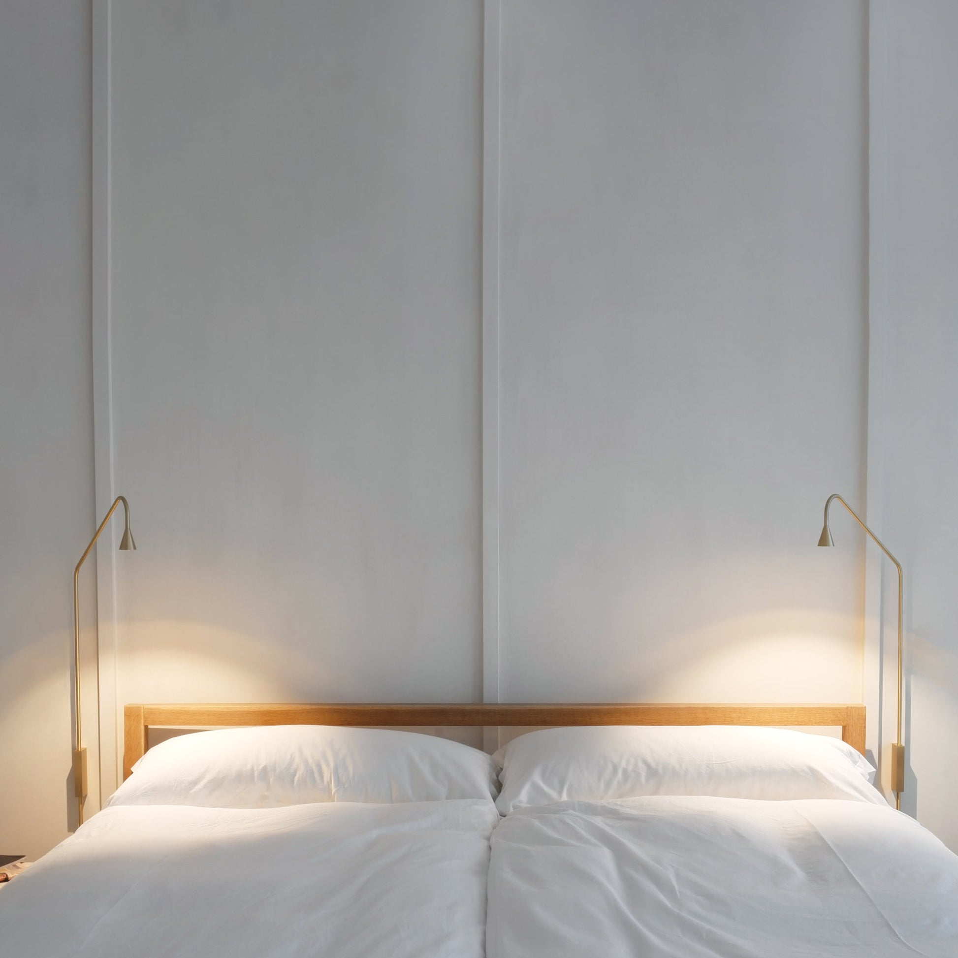 Pureform Wall Lamp - Blowlighting