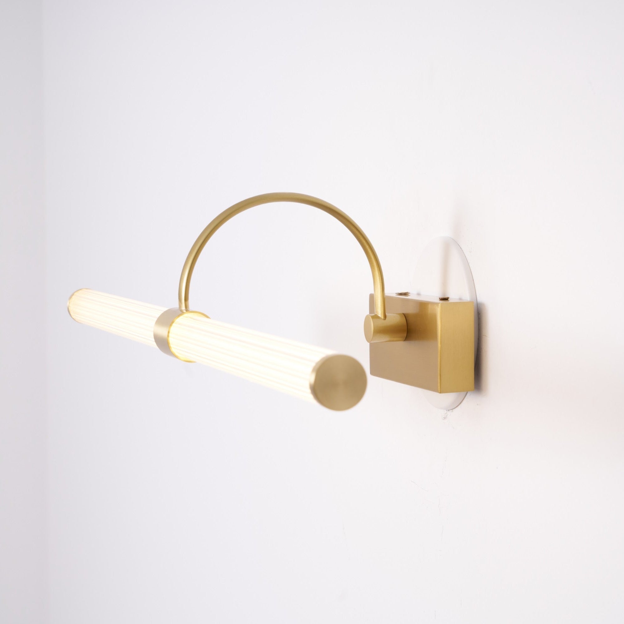 Avery Wall Light - Blowlighting