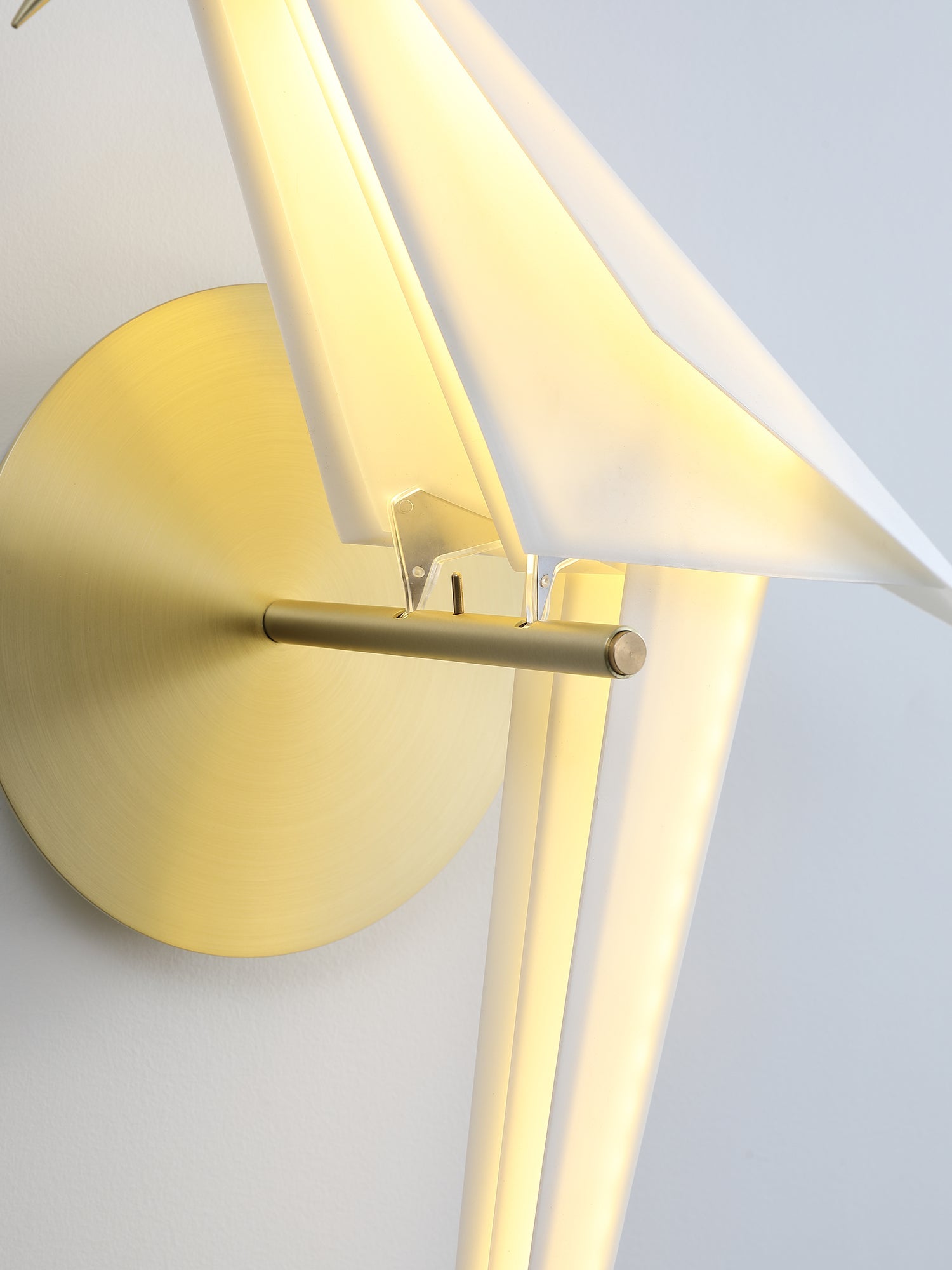Avian Serenity Wall Lamp - Blowlighting