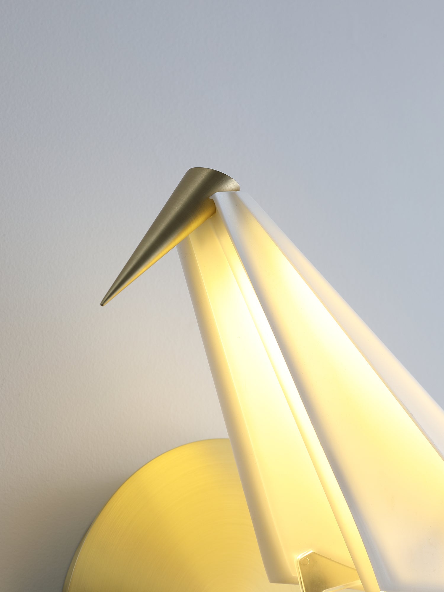 Avian Serenity Wall Lamp - Blowlighting