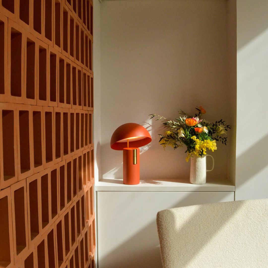 Avo Table Lamp - Blowlighting