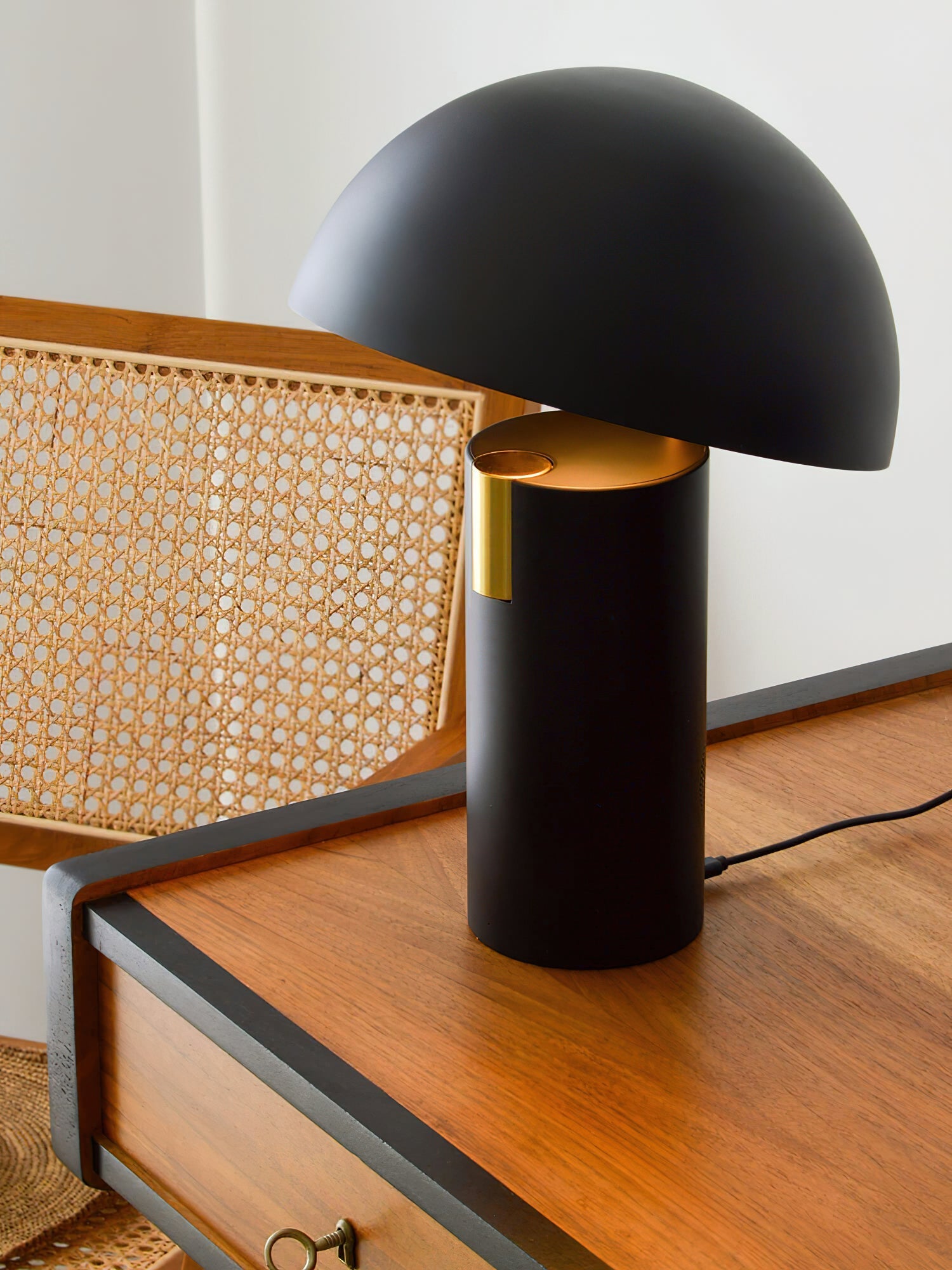 Avo Table Lamp - Blowlighting