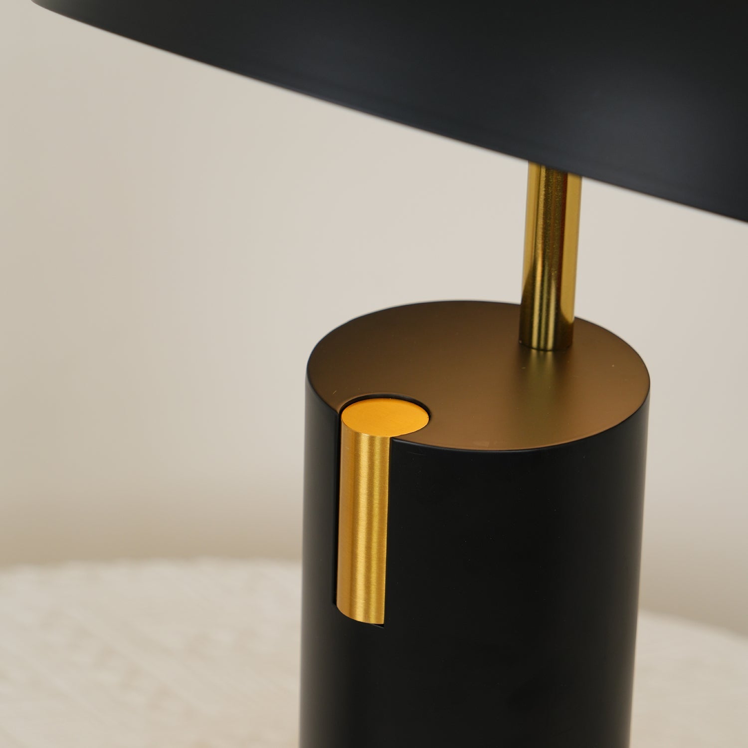 Avo Table Lamp - Blowlighting