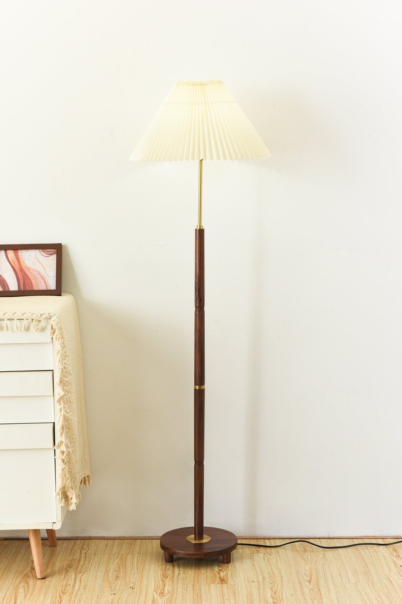 Axya Vintage Pleated Floor Lamp - Blowlighting