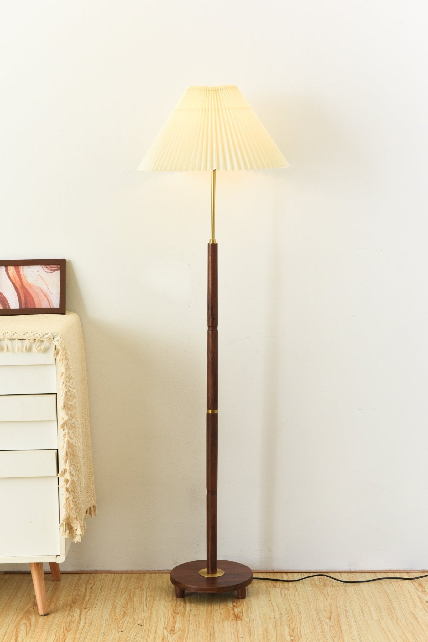 Axya Vintage Pleated Floor Lamp - Blowlighting