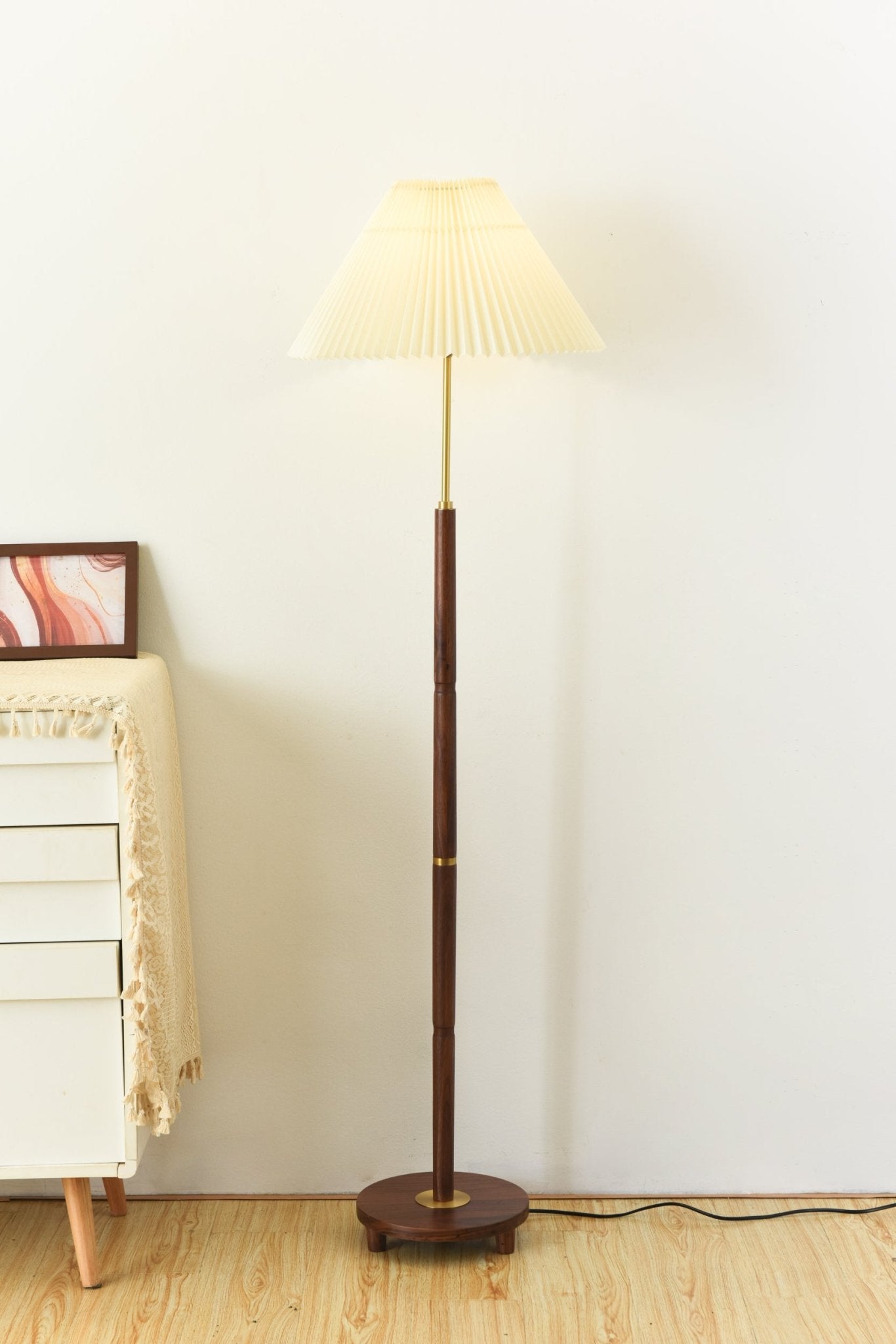 Axya Vintage Pleated Floor Lamp - Blowlighting
