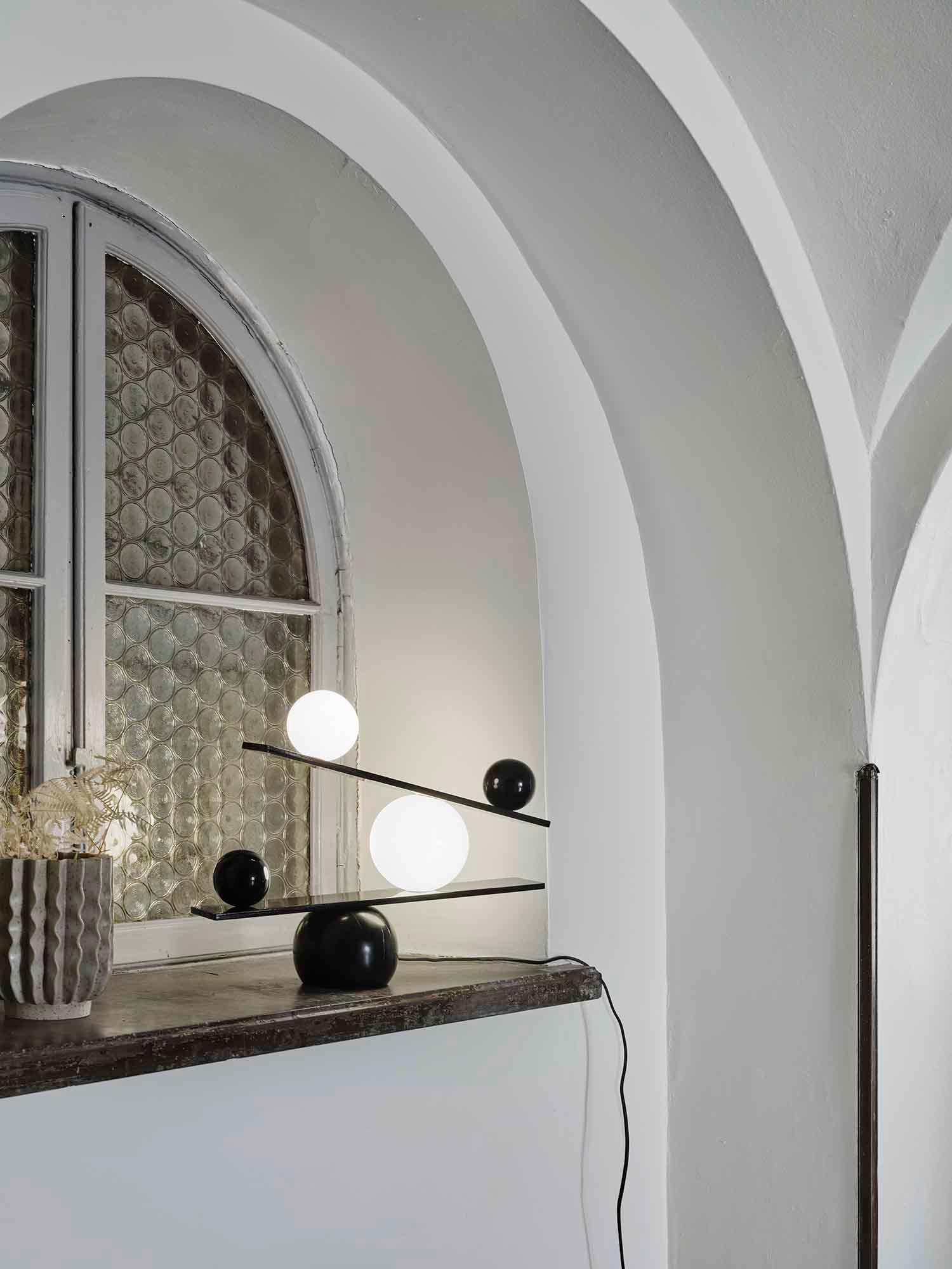 Usilus Table Lamp - Blowlighting