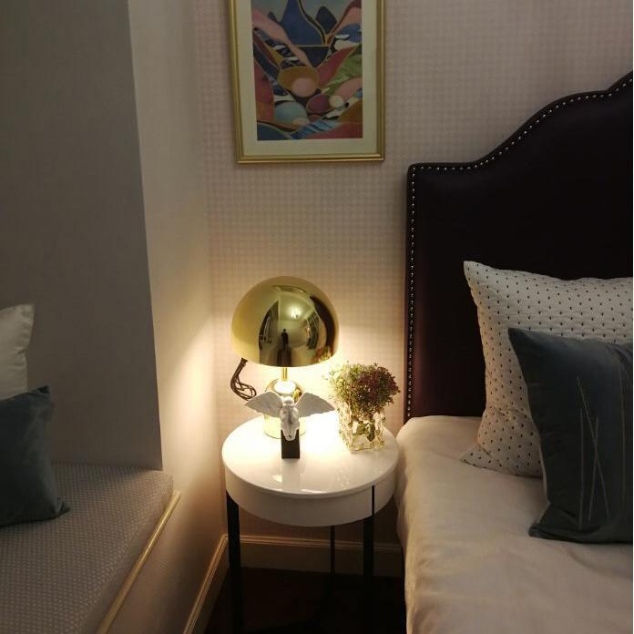 Bell Table Light - Blowlighting