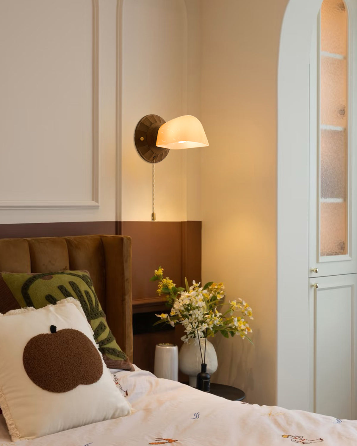 Carillon Bell Shape Wood Wall Lamp