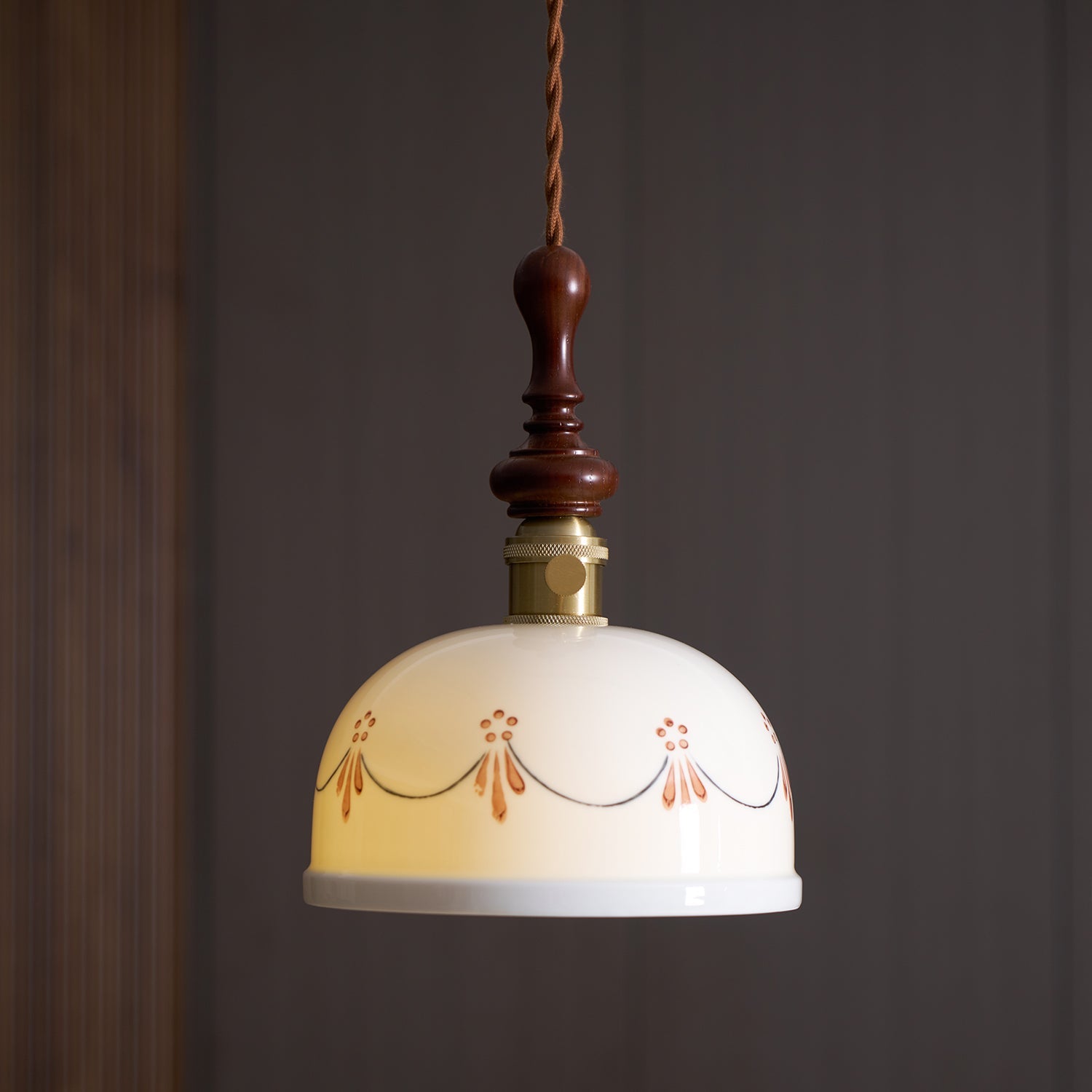 Carillon Vintage Ceramic Pendant Lamp