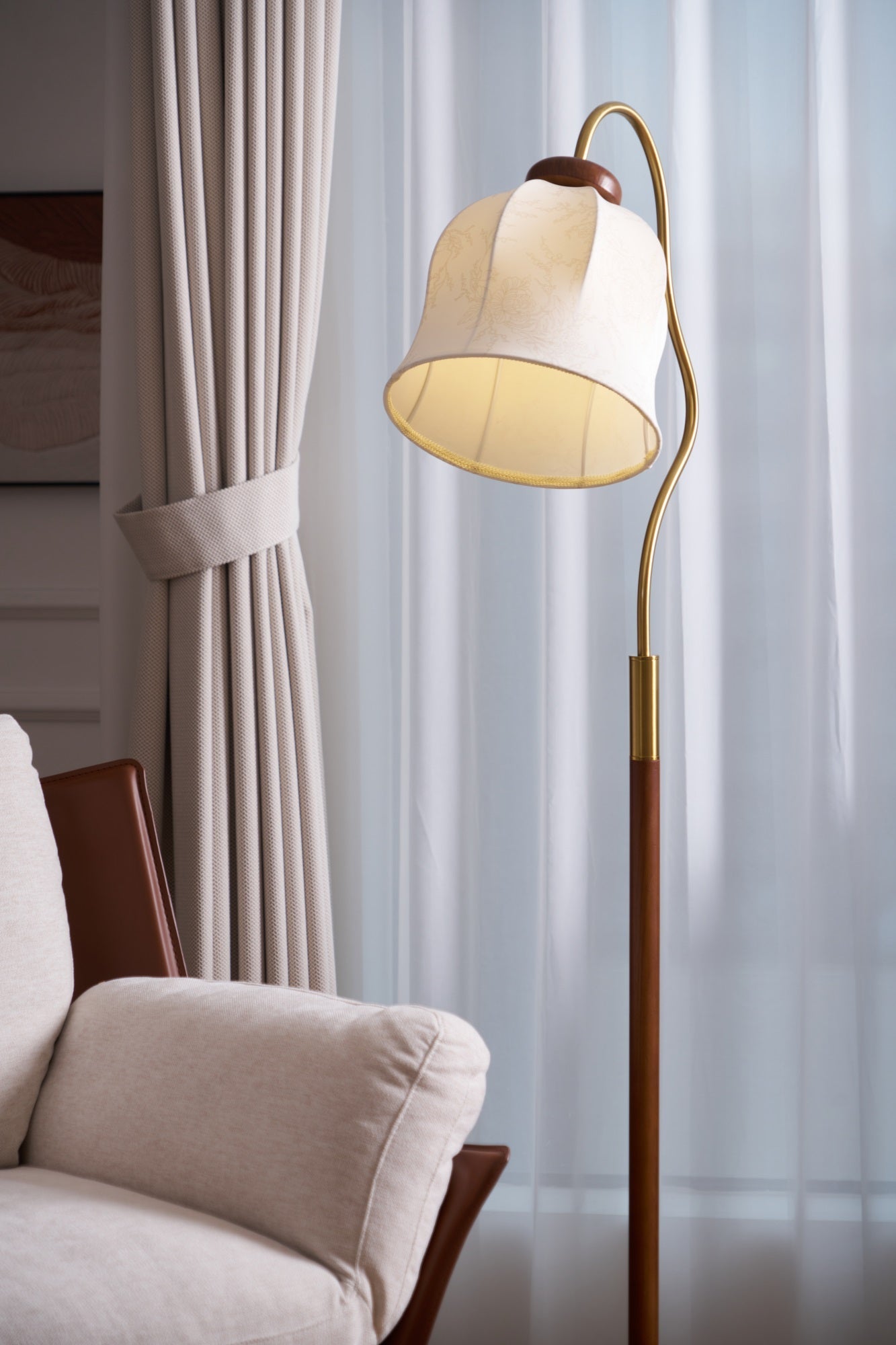 Bellvine Floor Lamp - Blowlighting