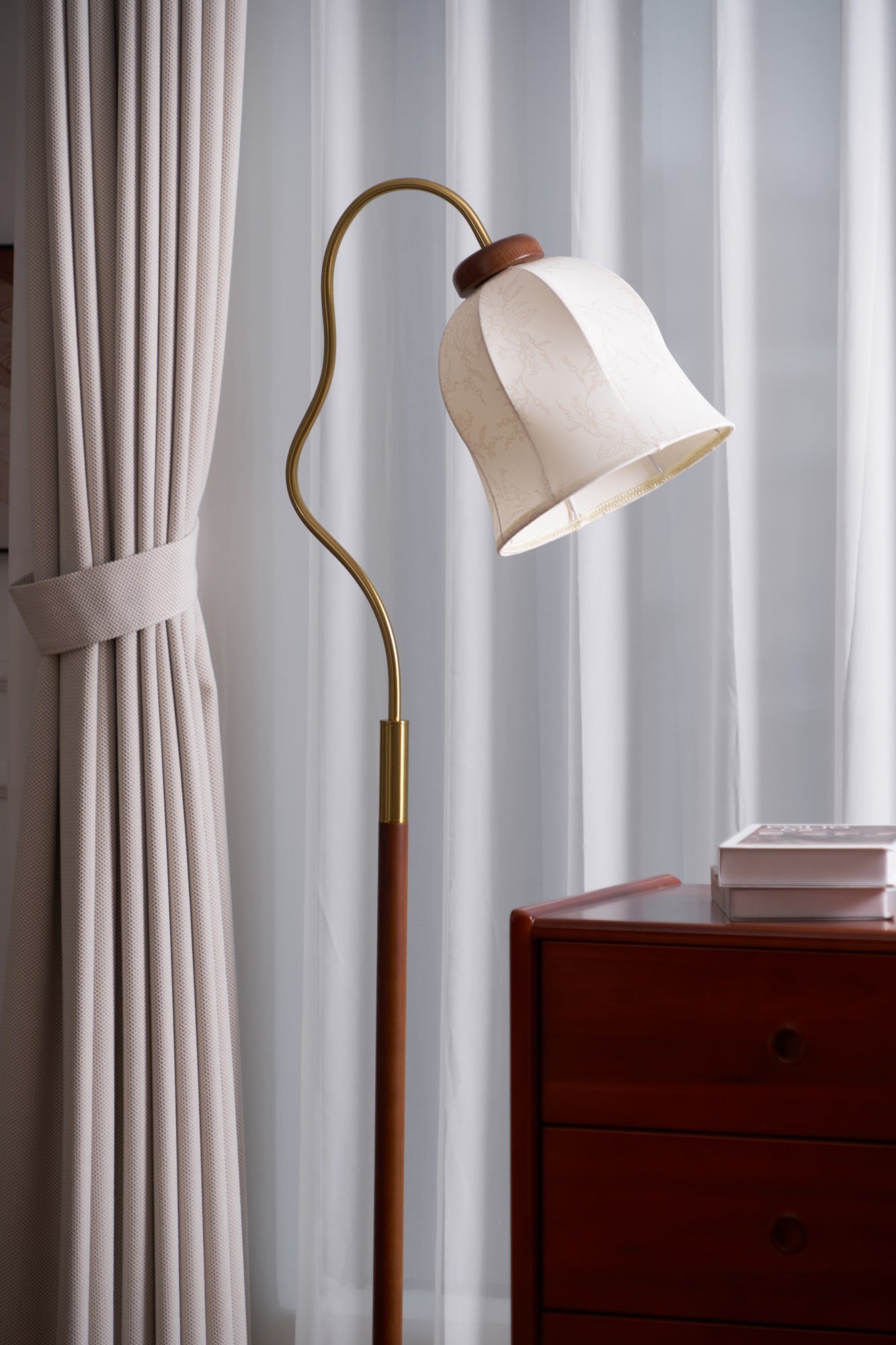 Bellvine Floor Lamp - Blowlighting