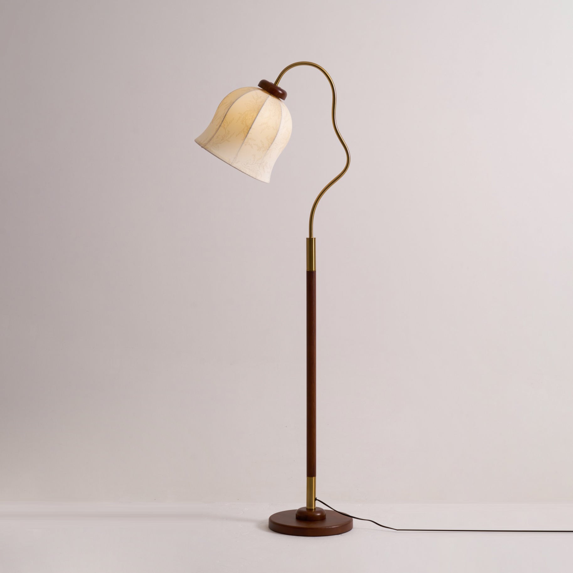 Bellvine Floor Lamp - Blowlighting