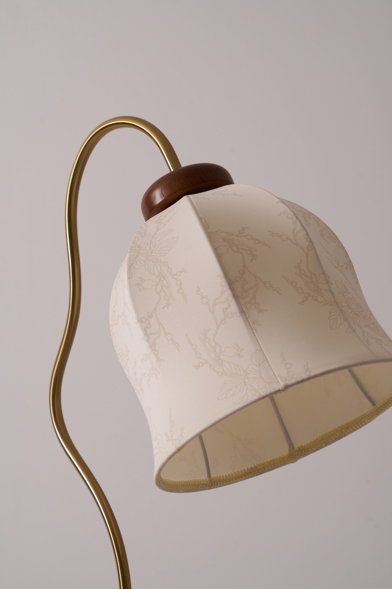 Bellvine Floor Lamp - Blowlighting