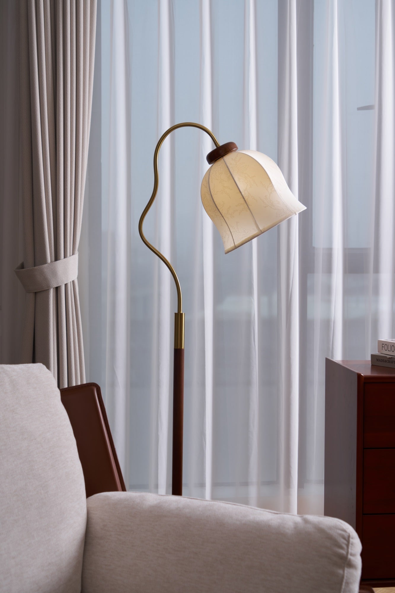 Bellvine Floor Lamp - Blowlighting