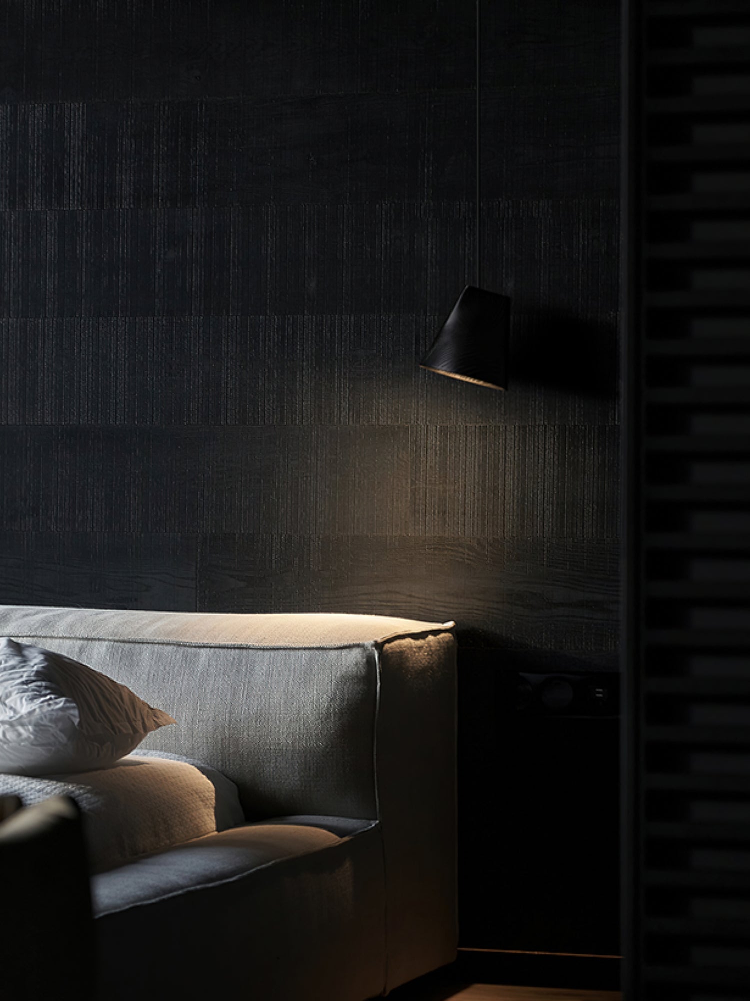 Ivarara Asymmetrical Wood Pendant Light - Blowlighting