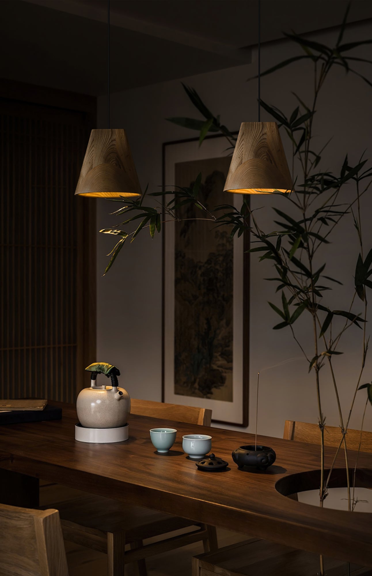 Ivarara Asymmetrical Wood Pendant Light - Blowlighting