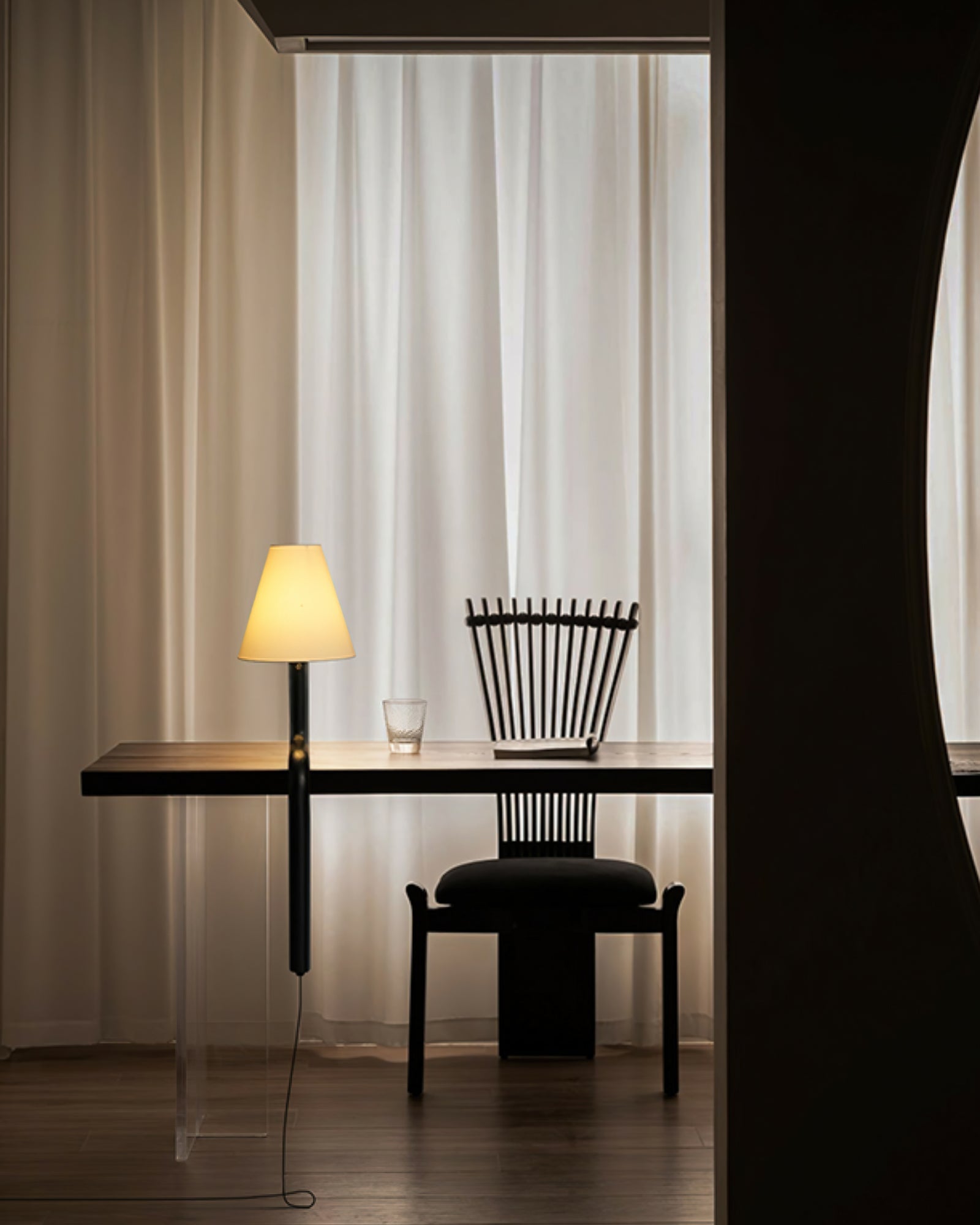 Bend Wood Table Lamp - Blowlighting