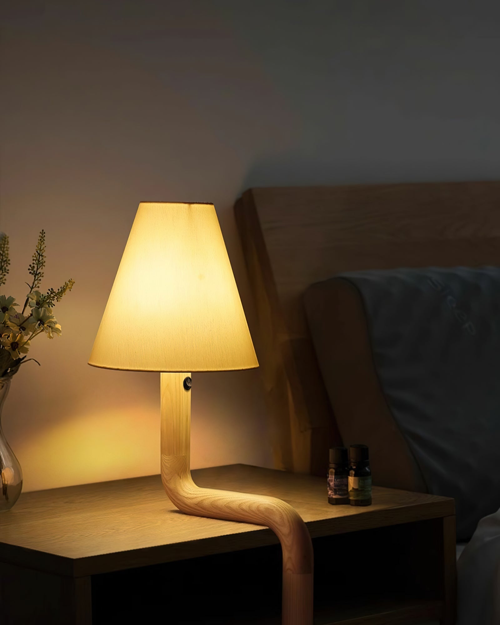 Bend Wood Table Lamp - Blowlighting