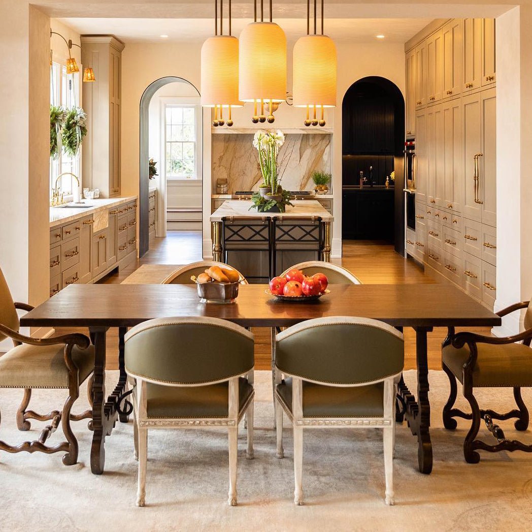 Voloraris Traditional Elegance Metal Glass Pendant Light - Blowlighting