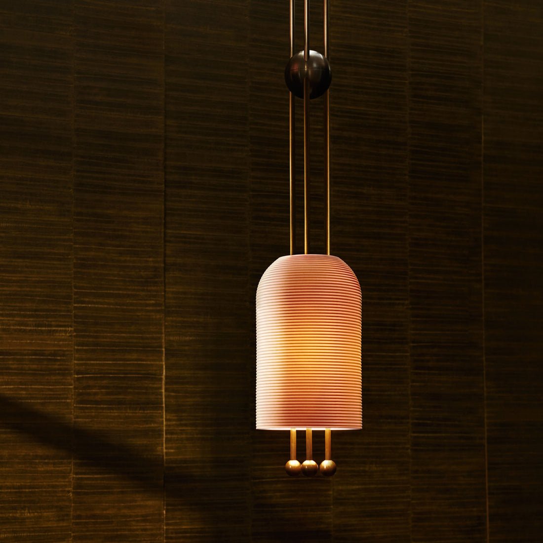 Voloraris Traditional Elegance Metal Glass Pendant Light - Blowlighting
