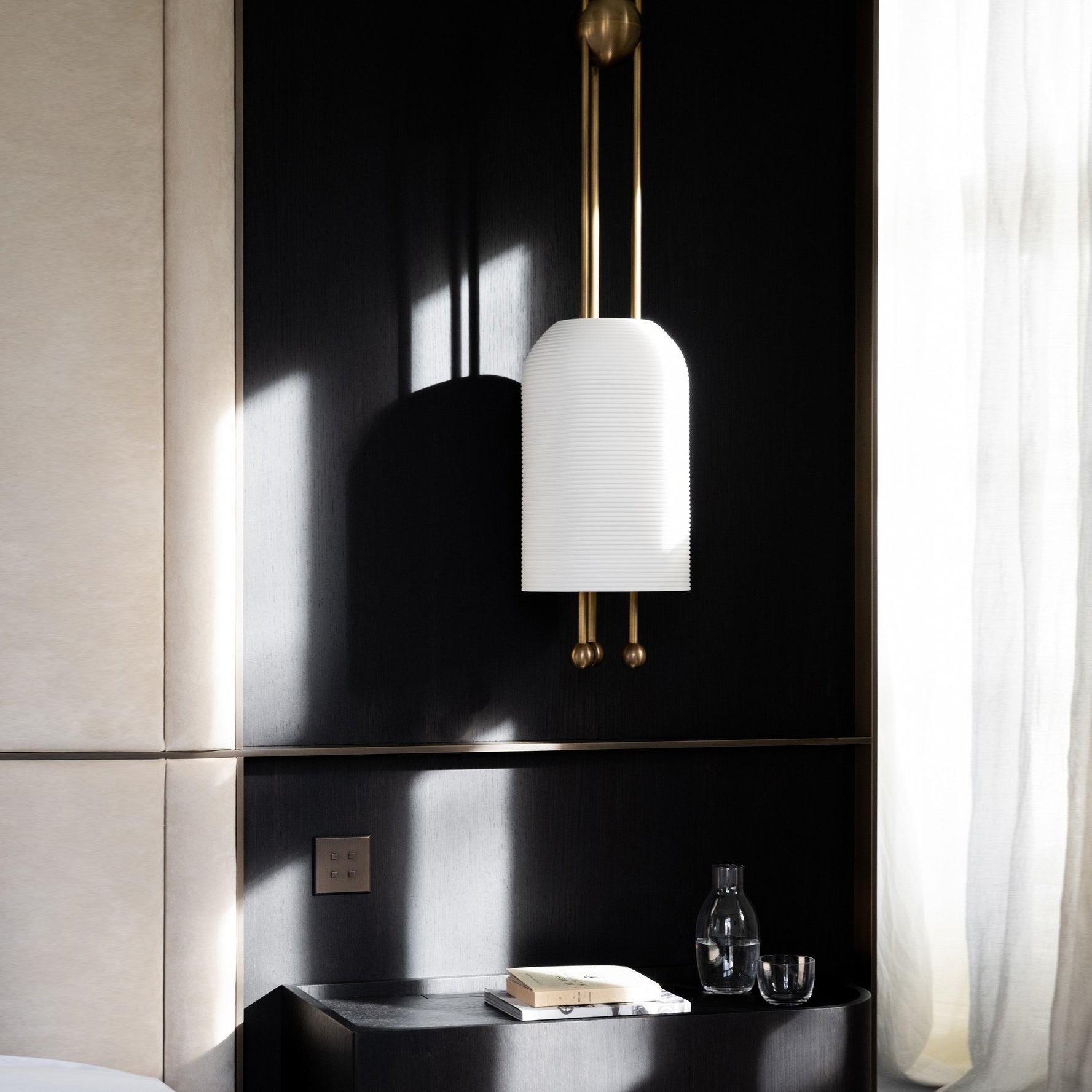 Voloraris Traditional Elegance Metal Glass Pendant Light - Blowlighting