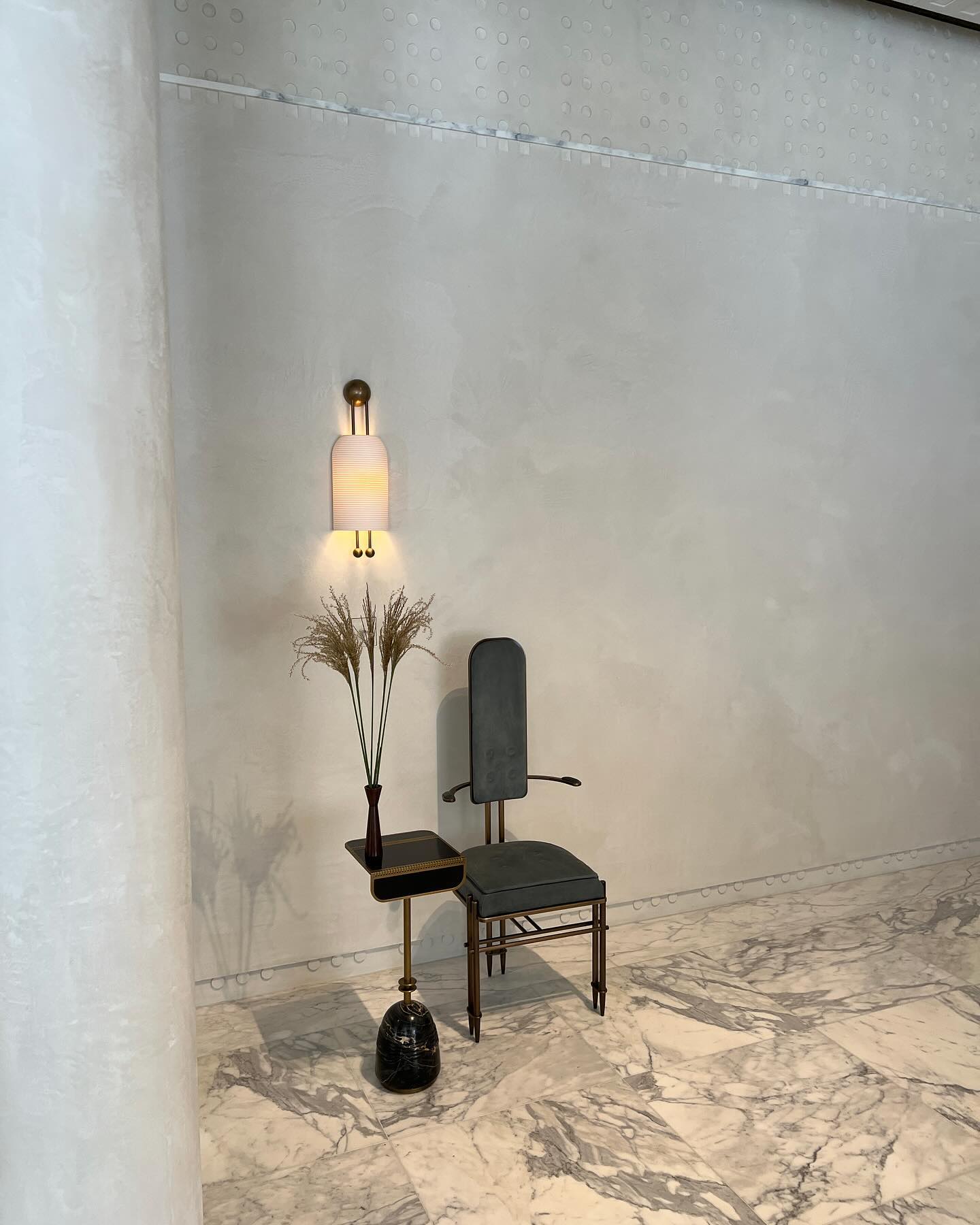 Benjamin Wall Light - Blowlighting