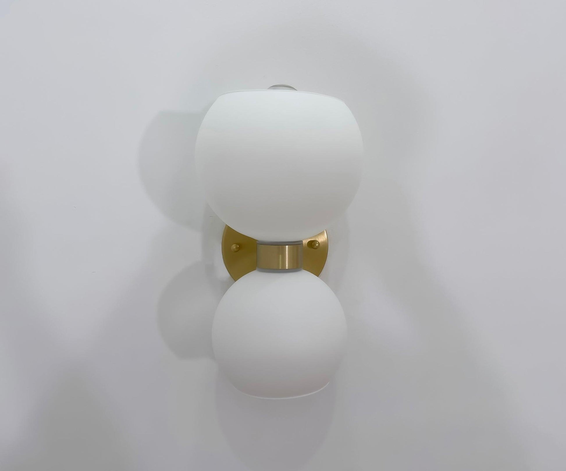 Round Pearl Sconce - Blowlighting