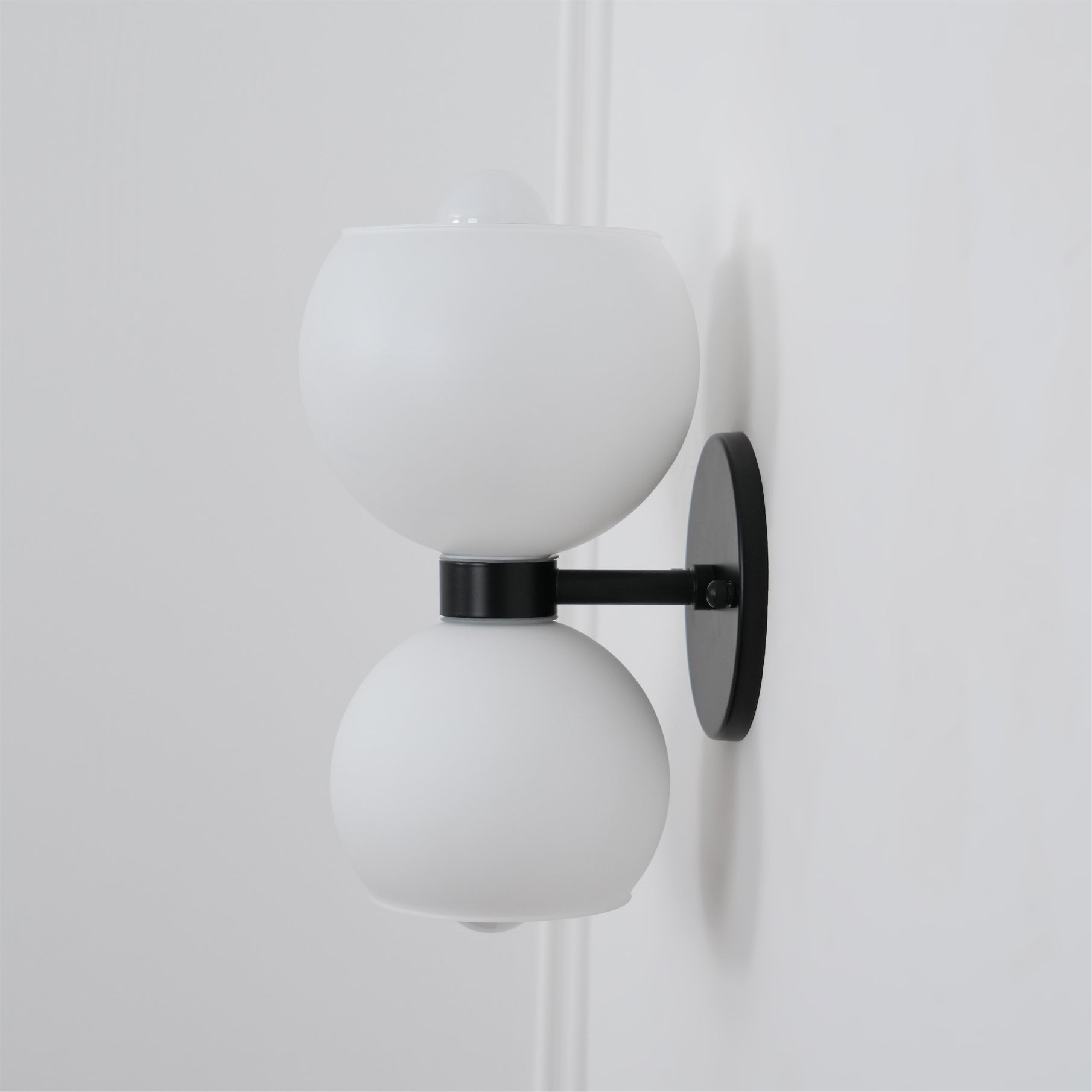 Round Pearl Sconce - Blowlighting