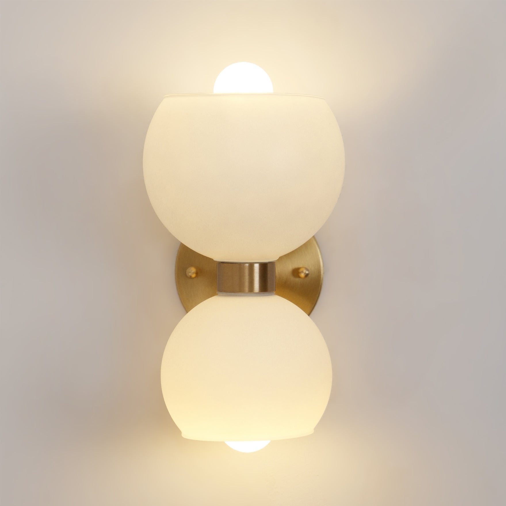 Round Pearl Sconce - Blowlighting