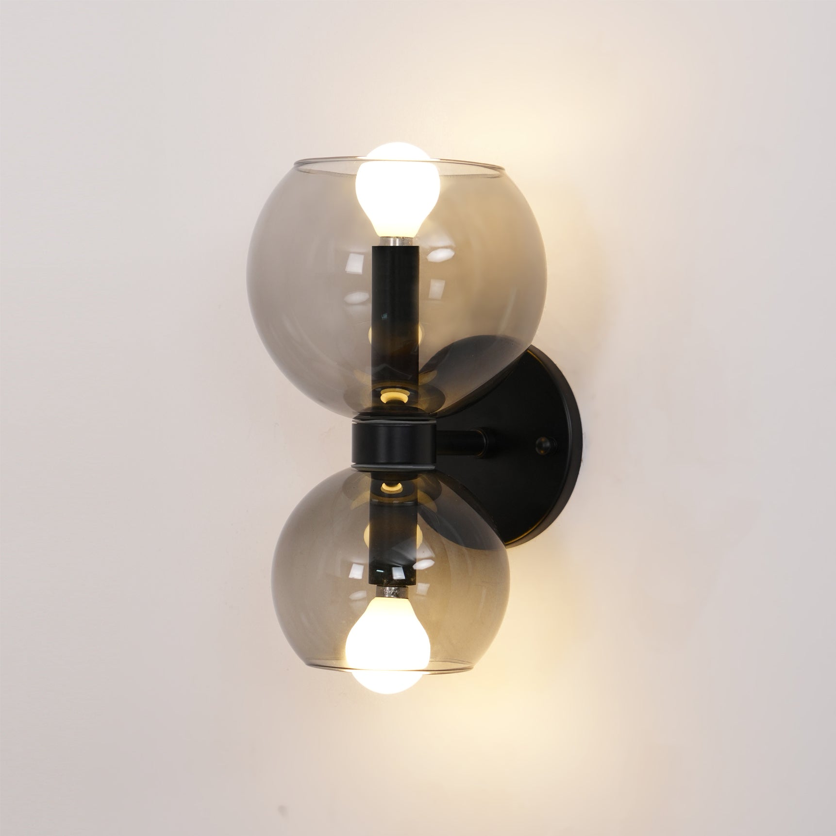 Round Pearl Sconce - Blowlighting