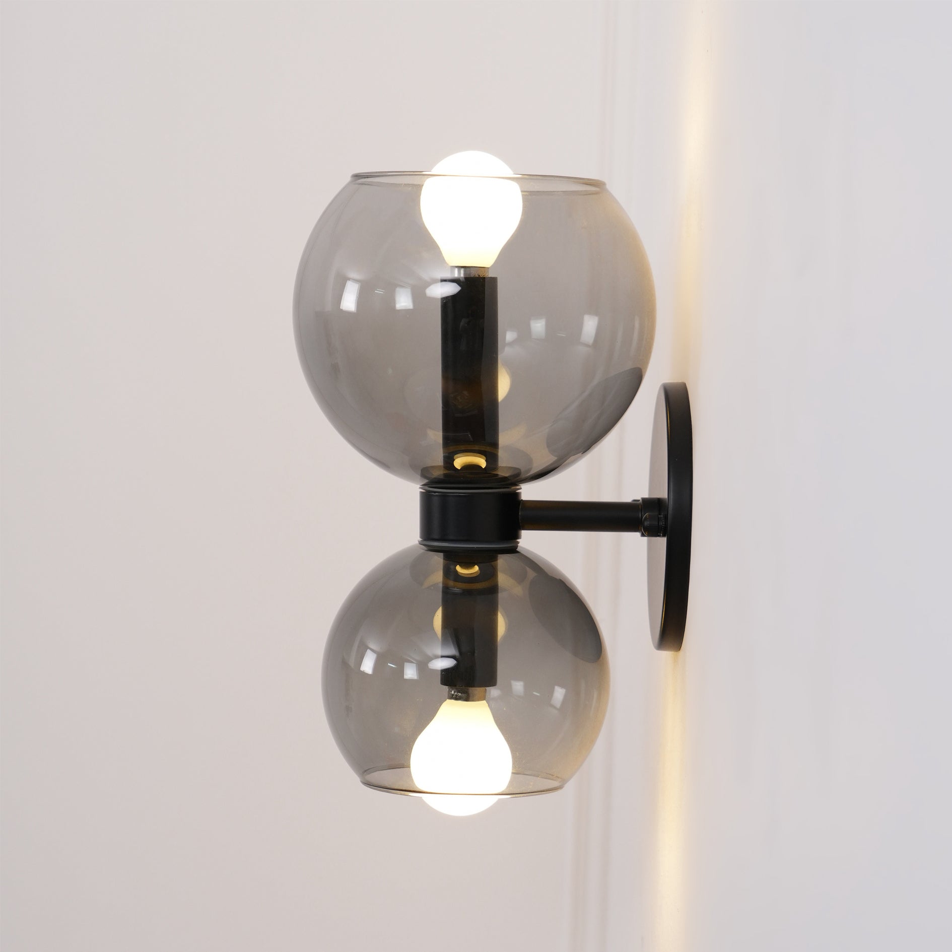 Round Pearl Sconce - Blowlighting